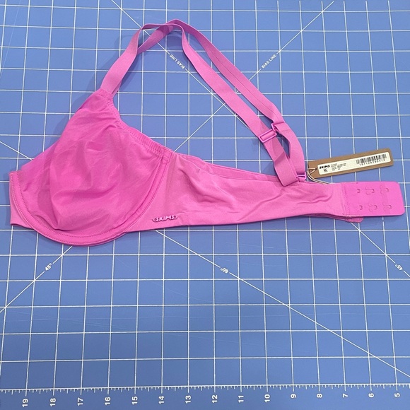 🦁SKIMS Style: No Show Molded Unlined Demi (BR-DEM-1883). - Picture 5 of 10